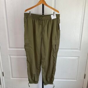 Khaki‎ green parachute cargo pants